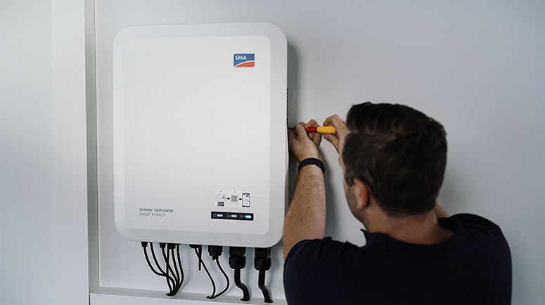 El nuevo inversor híbrido de SMA facilita aún más el uso de energía fotvoltaica para los hogares